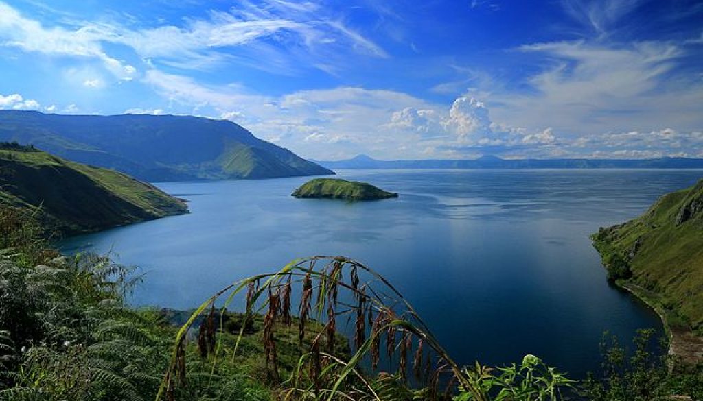 Danau_Toba_dari_Samosir